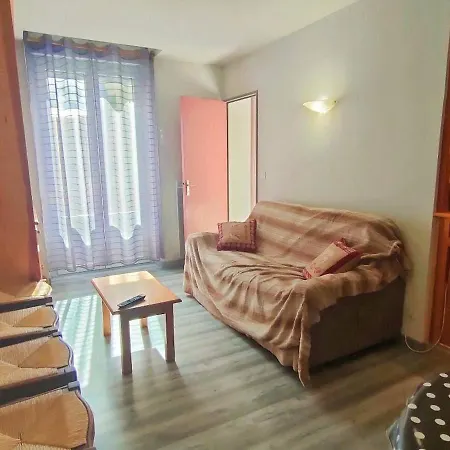 Au Centre Pour 6 Personnes - Fr-1-234-228